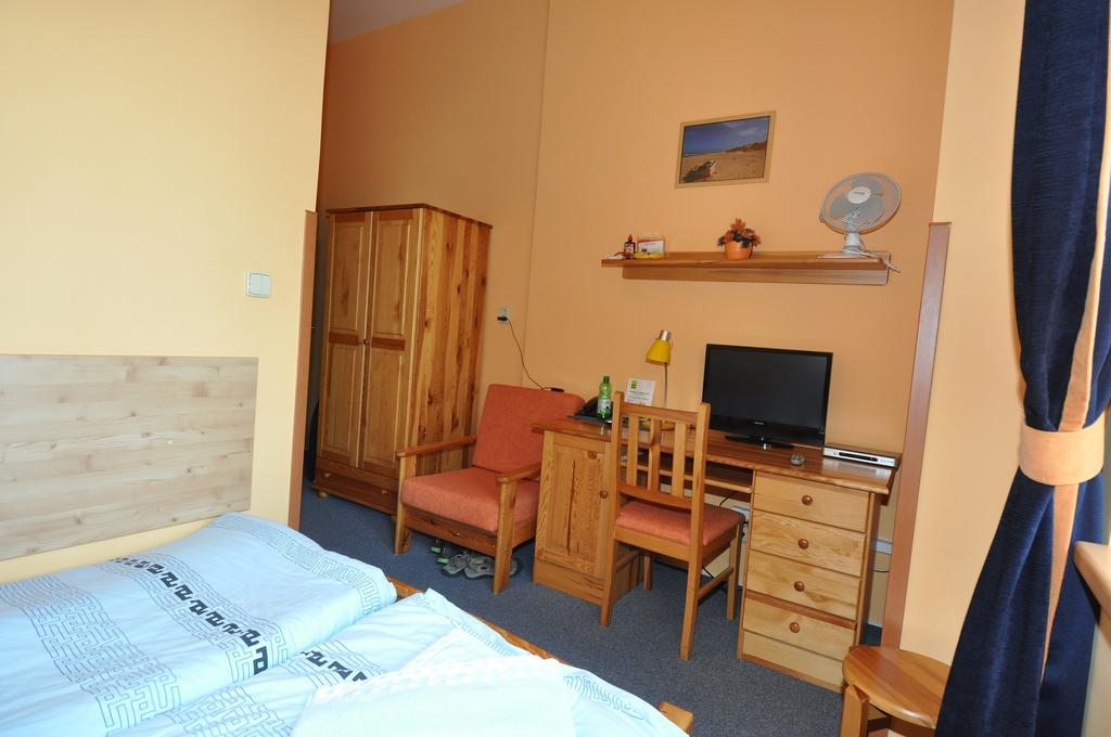 Hotel U Radnice Louny Esterno foto