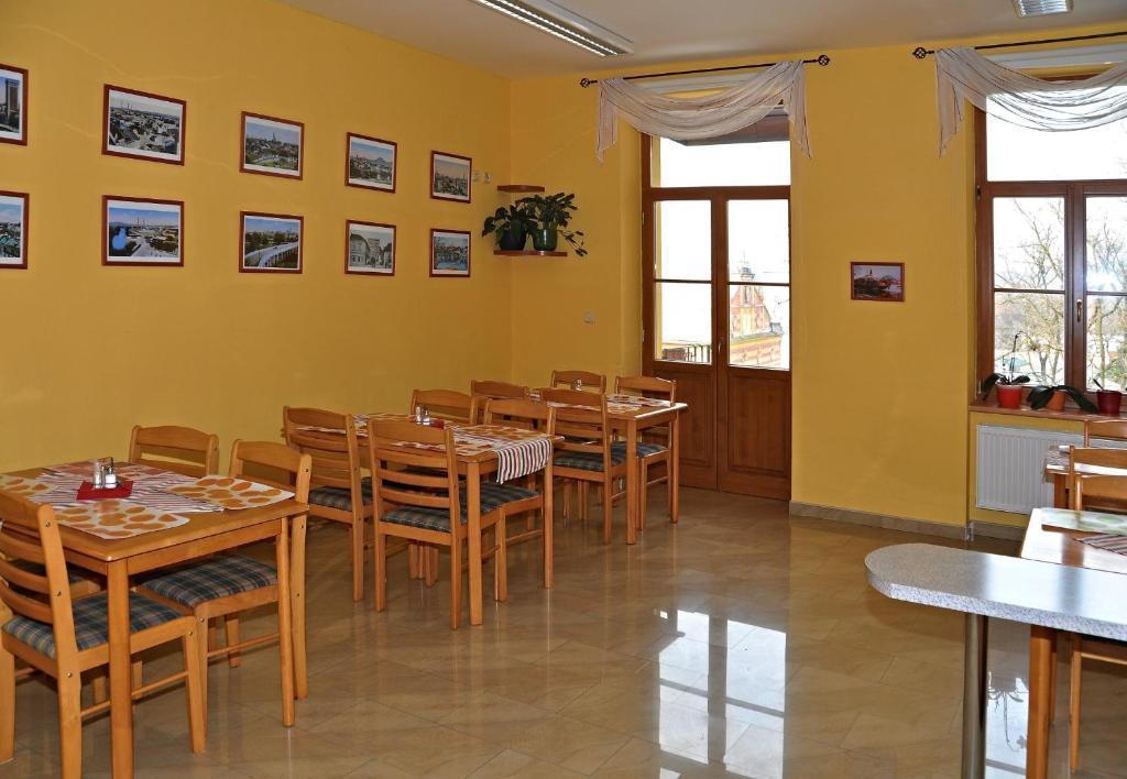 Hotel U Radnice Louny Esterno foto